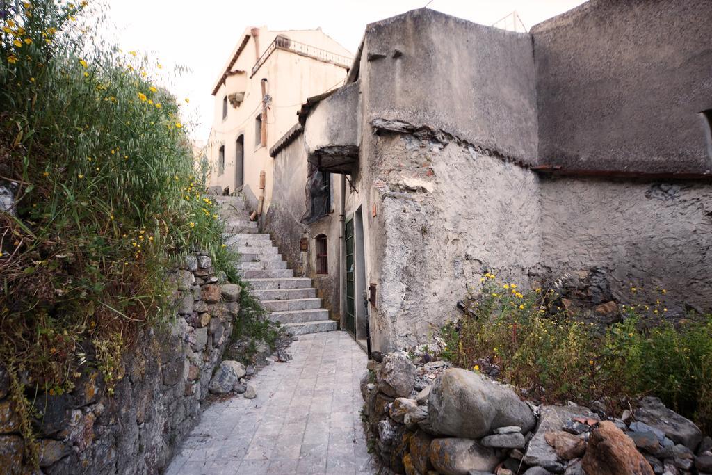 The Clock Houses Borgo Gallodoro Letojanni Extérieur photo